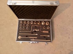 主要生产无火花工具TK101J防爆1/2方32件套盒装套筒图1