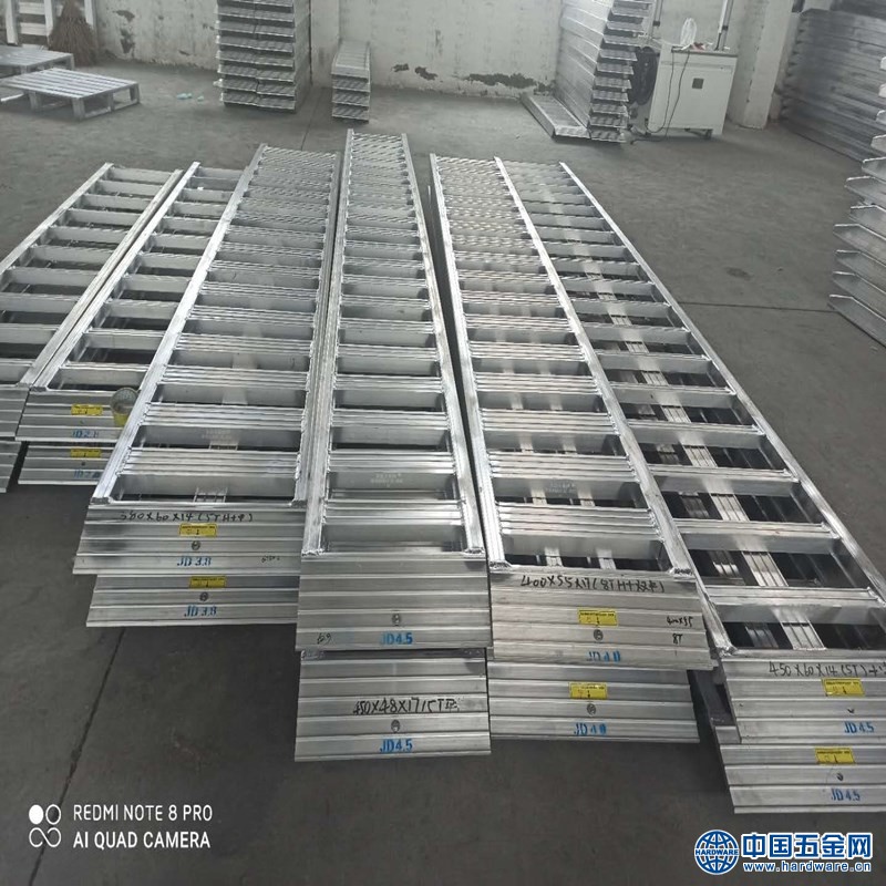 c3f881d40e3e17ef3d90caffadf518e_副本