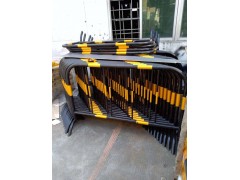 深圳市政铁马 东莞基坑护栏 水马围挡 PVC围挡包安装图5