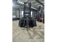 四驱越野叉车A安徽加高四驱叉车A工地柴油叉车货到付款图4