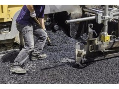 宝安沥青摊铺设备出租图2