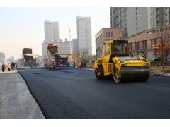 透水混凝土路面  平湖广场沥青施工图2