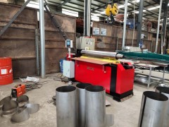 数控液压二辊卷板设备图2