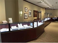 济南山人展柜设计制作公司珠宝展柜化妆品展柜陈列柜展台制作公司图4