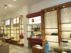 山东服装展柜内衣货架鞋帽展台裤架男装展柜女装展柜制作供应商图2