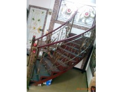 成都楼梯厂家优美雅钢制楼梯旋转梯制作图2